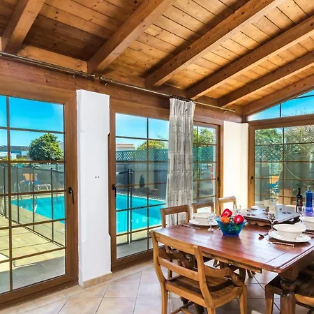 Sherry By Κοραλέχο